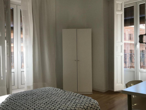 Lovely double bedroom not far from Universidad Complutense de Madrid - Campus de Somosaguas