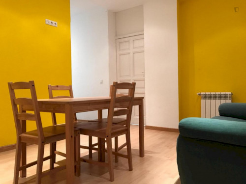 Lovely double bedroom not far from Universidad Complutense de Madrid - Campus de Somosaguas
