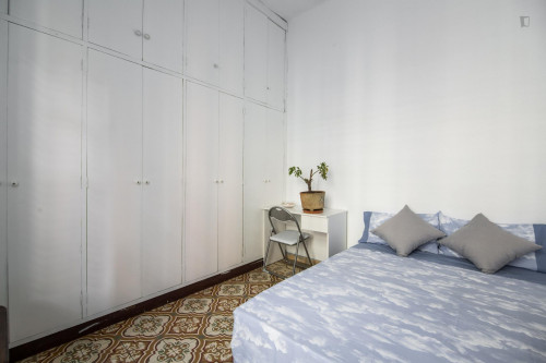 Tasteful double bedroom near the Fontana metro  - Gallery -  4
