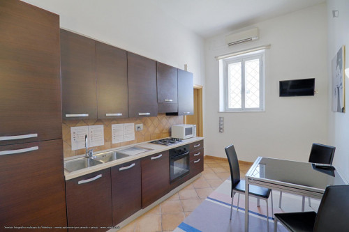 Residenza Cadorna Rome - Lovely Suite 3 Bright double bedroom Rome center  - Gallery -  3