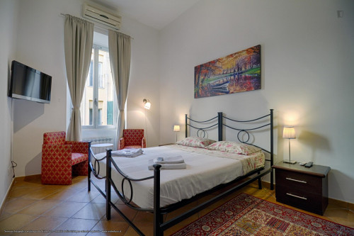 Residenza Cadorna Rome - Lovely Suite 3 Bright double bedroom Rome center  - Gallery -  2