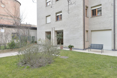 2-Bedroom apartment near Porta San Felice