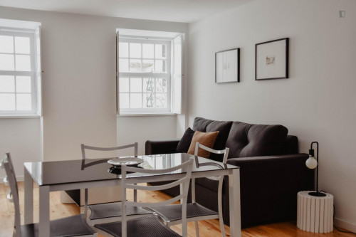 Fabulous 1-bedroom apartment nearby Coimbra train station