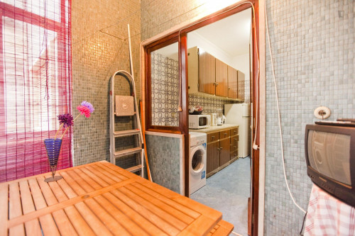 Large double bedroom in Benfica - Gallery - 9