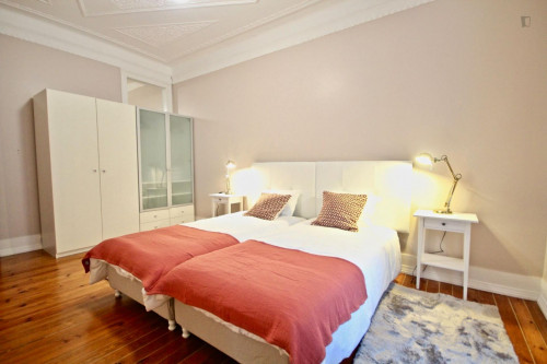 Very cool 4-bedroom flat in Anjos - Gallery - 8