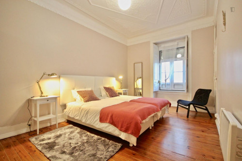Very cool 4-bedroom flat in Anjos - Gallery - 6