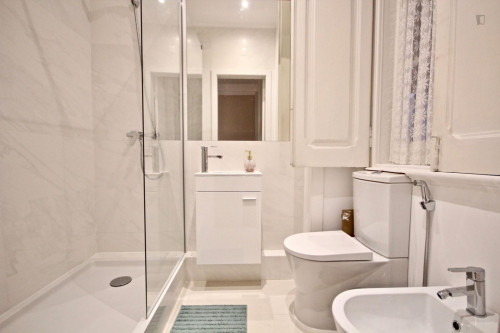 Very cool 4-bedroom flat in Anjos - Gallery - 9