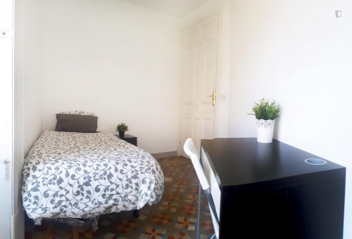 Graceful Single Bedroom In The Central Sol Neighbourhood - 1