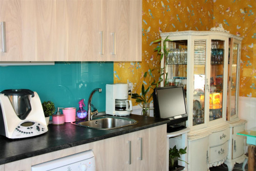 Single bedroom, with private bathroom and balcony, in 3-bedroom house - Gallery - 10