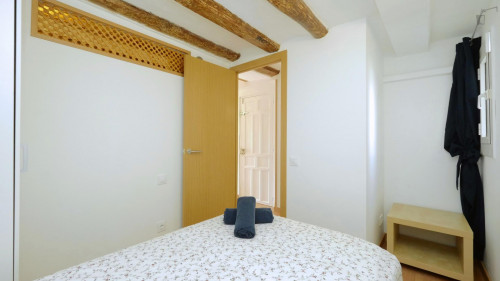 Snug single bedroom in a student flat, near the lovely Museu de la Xocolata  - Gallery -  3