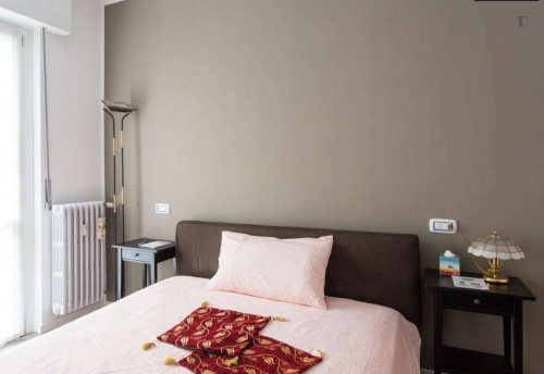 Bright double bedroom with balcony close to Inganni metro station  - Gallery -  5