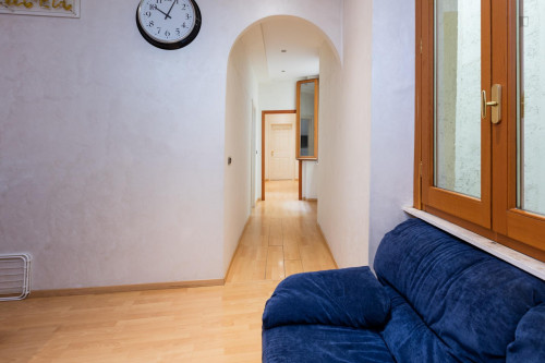 Spacious double bedroom near the Tevere riverbank - Gallery - 11