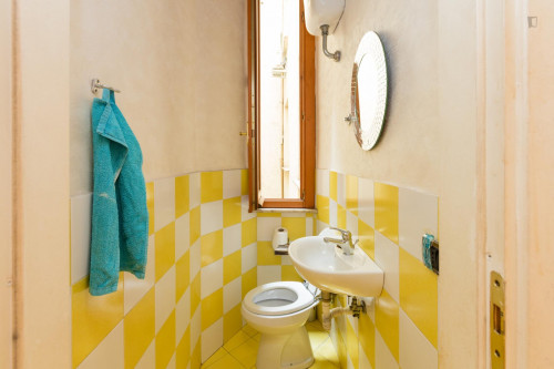 Spacious double bedroom near the Tevere riverbank - Gallery - 14