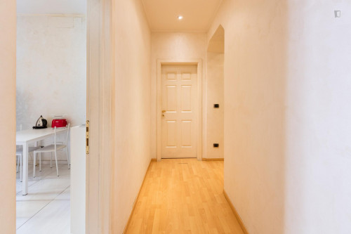 Spacious double bedroom near the Tevere riverbank - Gallery - 9