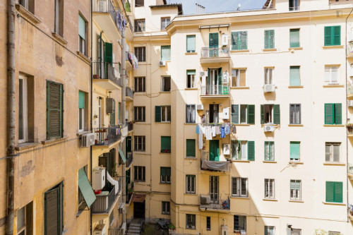 Spacious double bedroom near the Tevere riverbank - Gallery - 17
