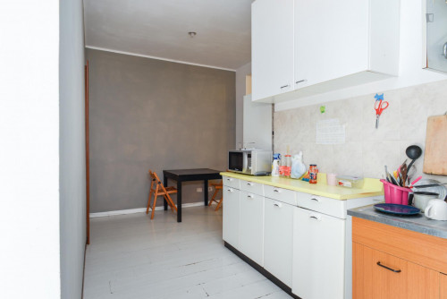 Snug single bedroom in a 7-bedroom apartment, in Gianicolense