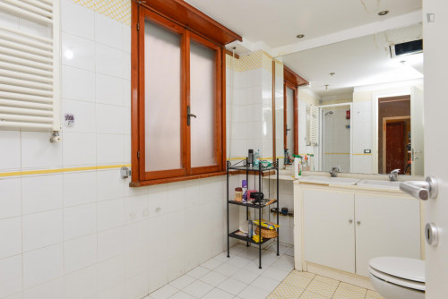 Snug single bedroom in a 7-bedroom apartment, in Gianicolense