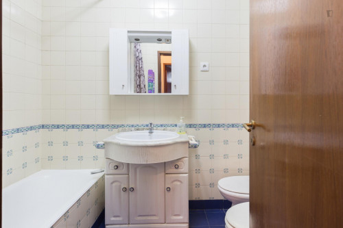 Cosy single bedroom near Combatentes metro station - Gallery - 13