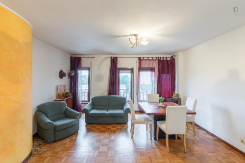 Cosy single bedroom near Combatentes metro station - Gallery - 23