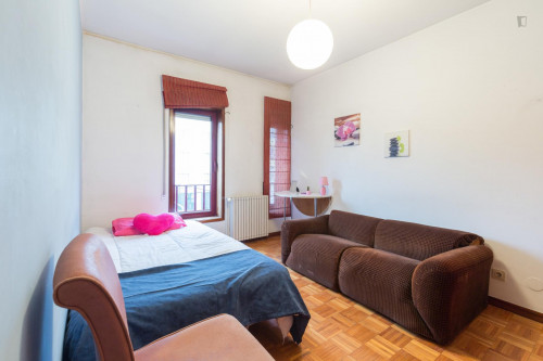 Cosy single bedroom near Combatentes metro station - Gallery - 17
