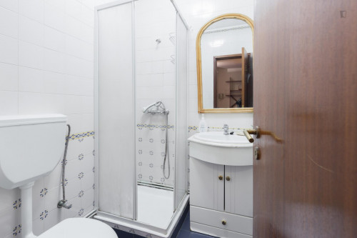 Cosy single bedroom near Combatentes metro station - Gallery - 14