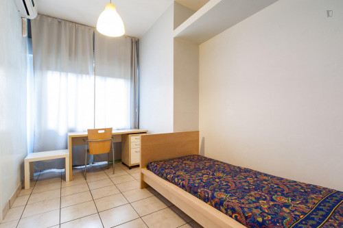 Single bedroom, with private bathroom and balcony, in 4-bedroom apartment