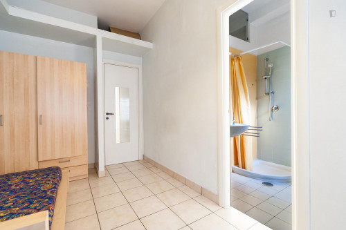 Single bedroom, with private bathroom and balcony, in 4-bedroom apartment