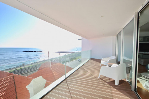 Luxurious 4-bedroom flat in Algés