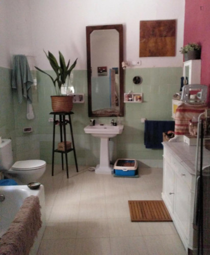 Bedroom plus sitting room/workshop - Gallery - 7