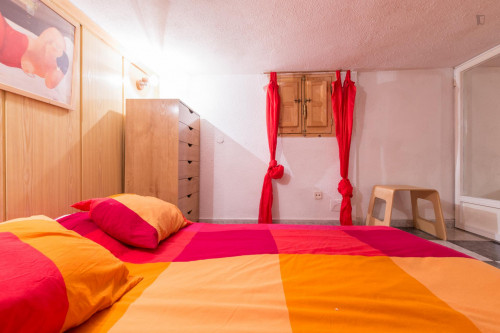 Super cool 2-bedroom apartment in La Latina