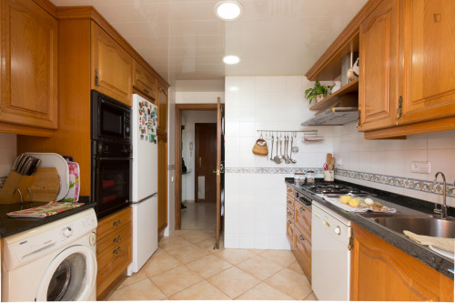 Nice and cosy single bedroom in Provençals del Poblenou