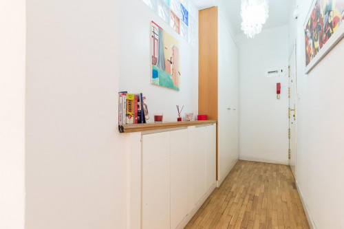 Single bedroom in 4-Bedroom apartment near Embajadores metro station