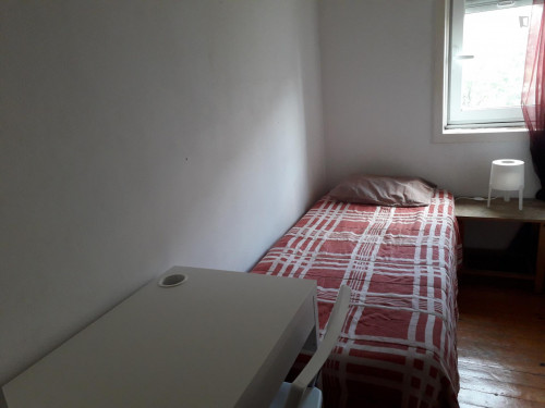 Pleasant single bedroom close to IST  - Gallery -  1