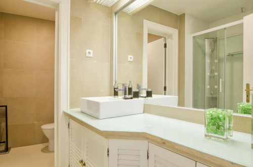 Fresh twin bedroom in stylish Chiado