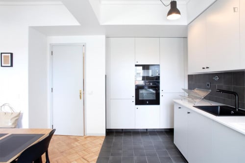 Bright and comfortable single bedroom next to Cidade Universitária