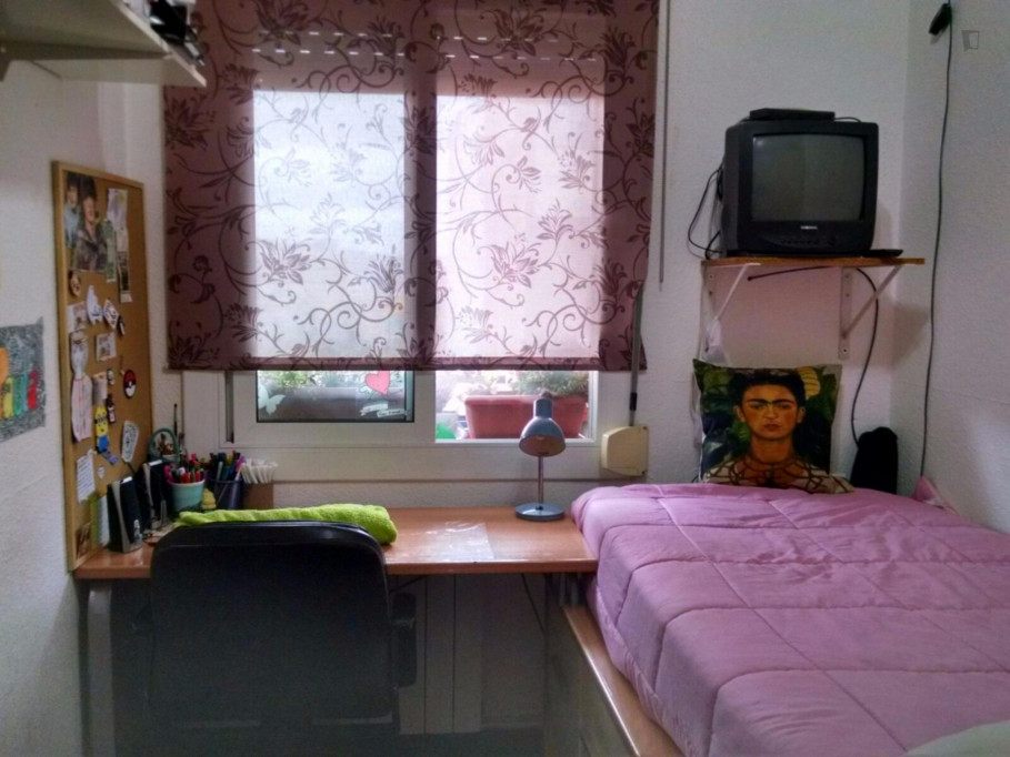 Single bedroom in St boi de llobregat