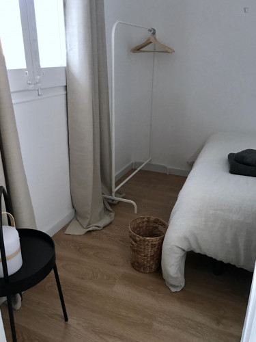 Luminous DOUBLE BEDROOM near Collblanc Metro Station! - Gallery - 13