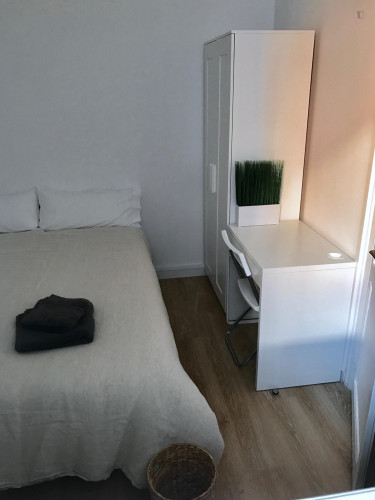 Luminous DOUBLE BEDROOM near Collblanc Metro Station! - Gallery - 23