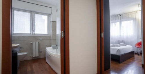 Very cool 2-bedroom apartment in Bicocca