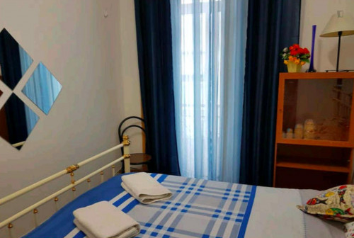 Cosy double bedroom in Anjos near the metro station  - Gallery -  2