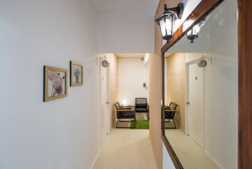 Very bright single room next to Saldanha metro station - Gallery - 2