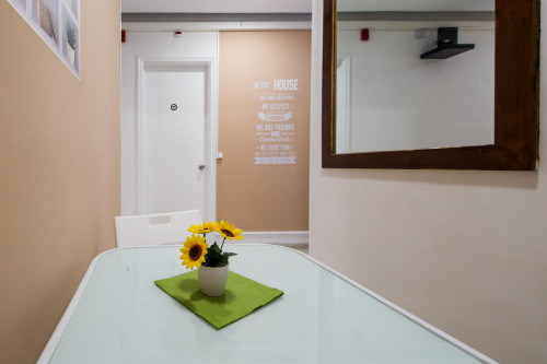 Very bright single room next to Saldanha metro station - Gallery - 7