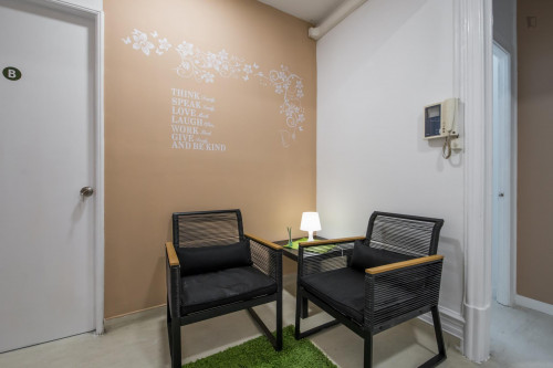 Very bright single room next to Saldanha metro station - Gallery - 4