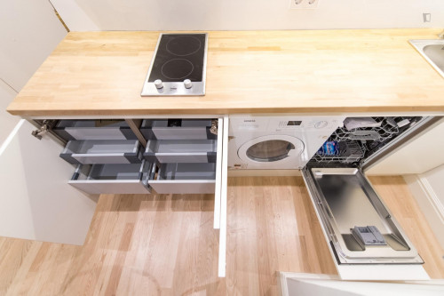 1-Bedroom apartment near Antón Martín metro station