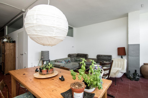 Cool double bedroom close to university and sea - Gallery - 9