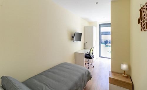 Cozy single bedroom near Plaça d'Espanya  - Gallery -  1