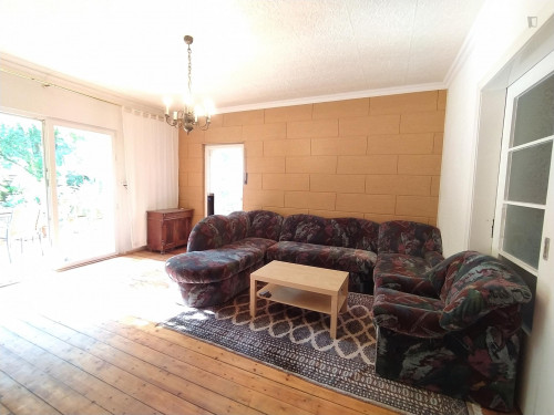 Warm and cosy twin bedroom near the Karlshorst train station - Gallery - 5