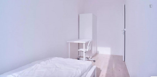 Very nice single bedroom in Charlottenburg  - Gallery -  2