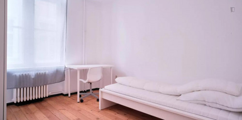  Welcoming Single Bedroom In Tiergarten  -  Welcoming single bedroom in Tiergarten  - Gallery -  2