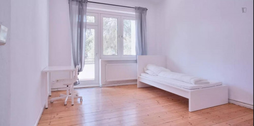 Breezy single bedroom in Britz - Gallery - 10